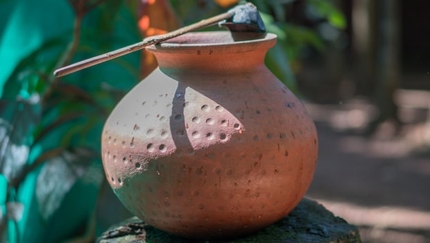 5 Incredible Health Benefits Of Drinking Water From Clay Pots (Matka)